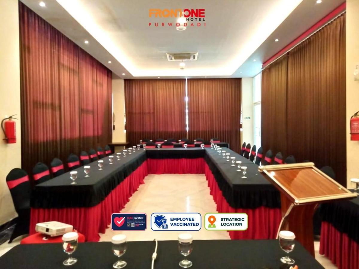 Front One Hotel Purwodadi Purwodadi  Εξωτερικό φωτογραφία