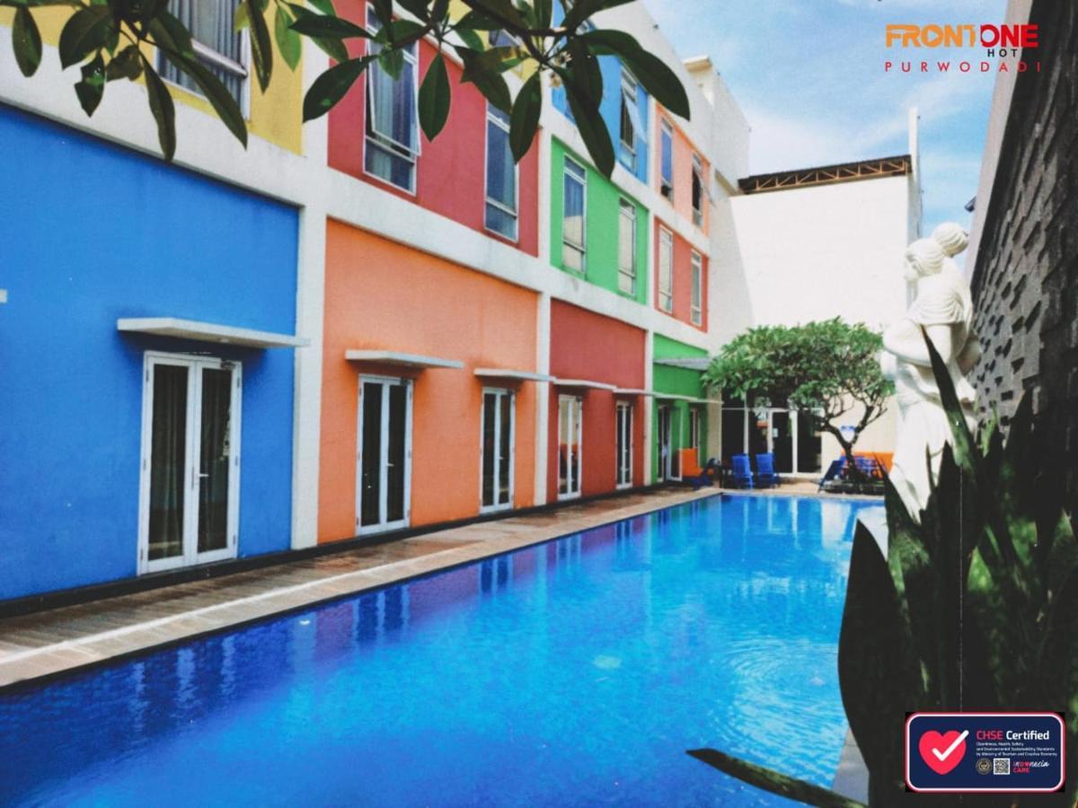 Front One Hotel Purwodadi Purwodadi  Εξωτερικό φωτογραφία