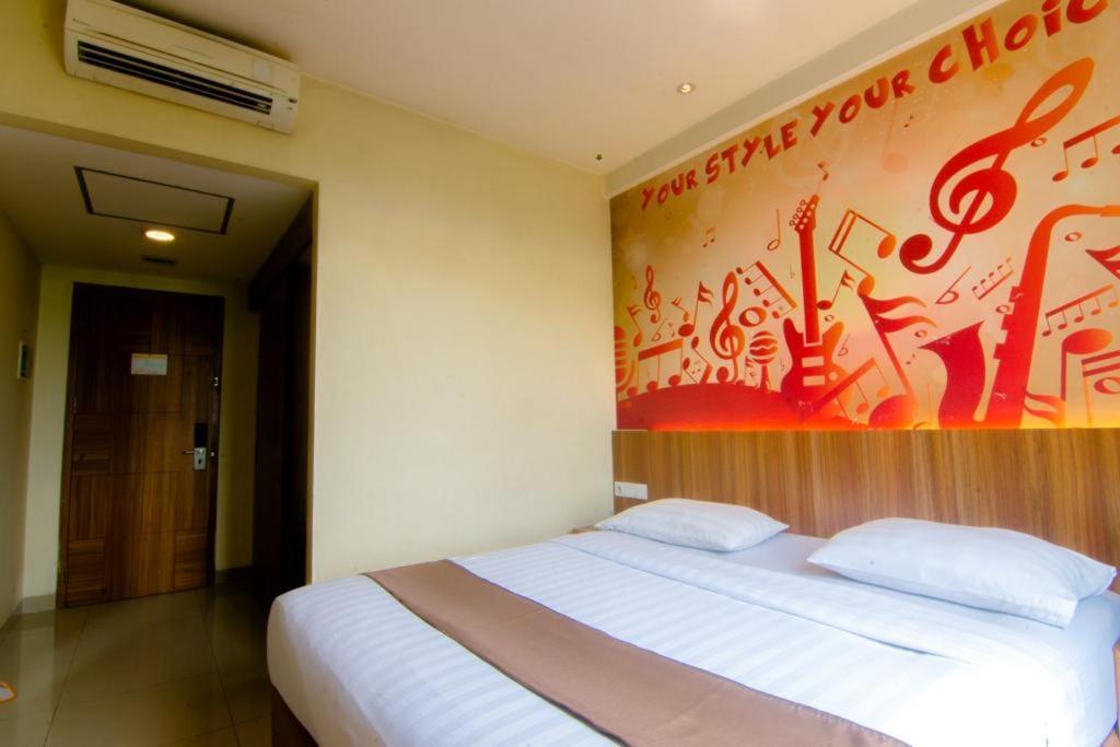 Front One Hotel Purwodadi Purwodadi  Εξωτερικό φωτογραφία