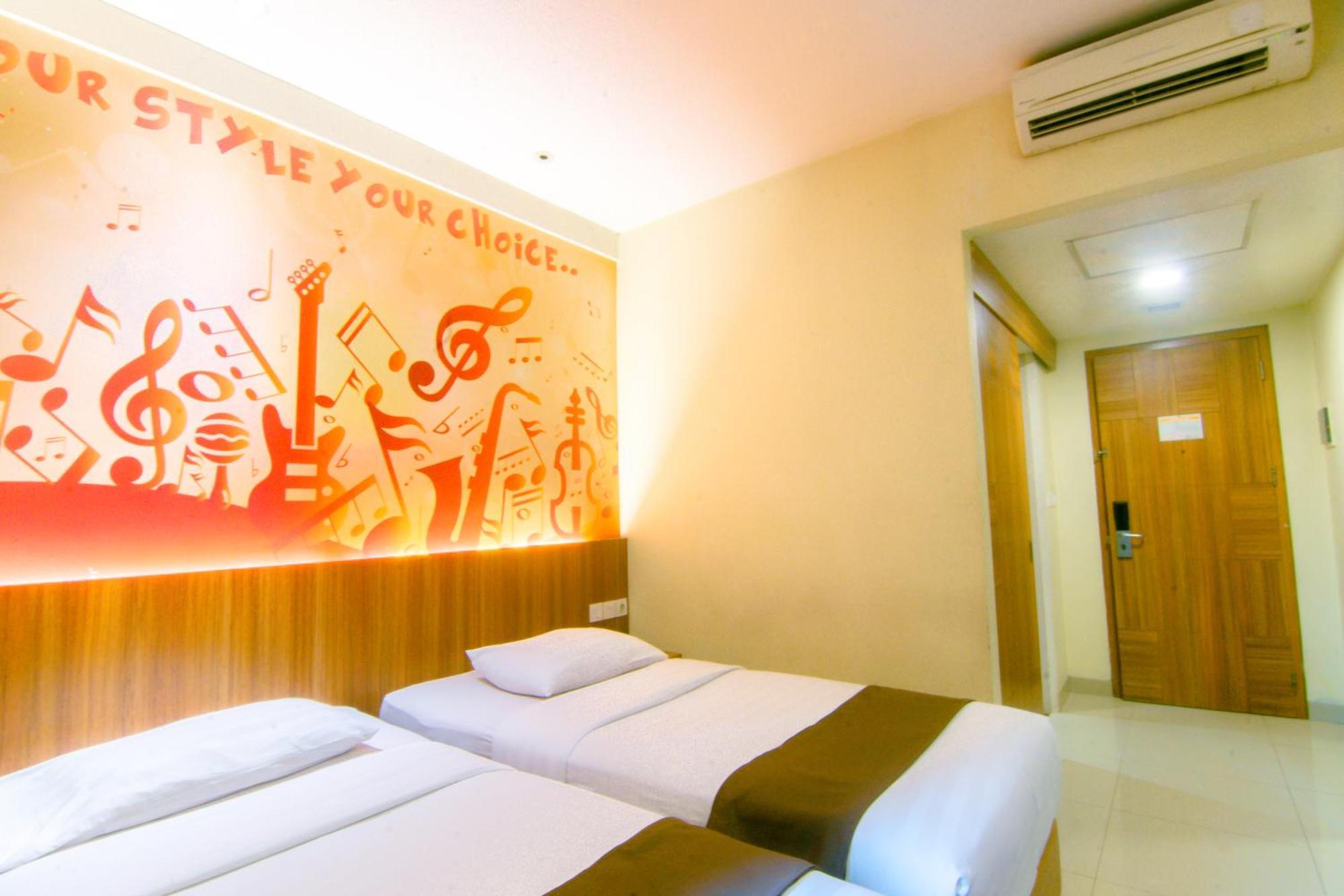 Front One Hotel Purwodadi Purwodadi  Εξωτερικό φωτογραφία