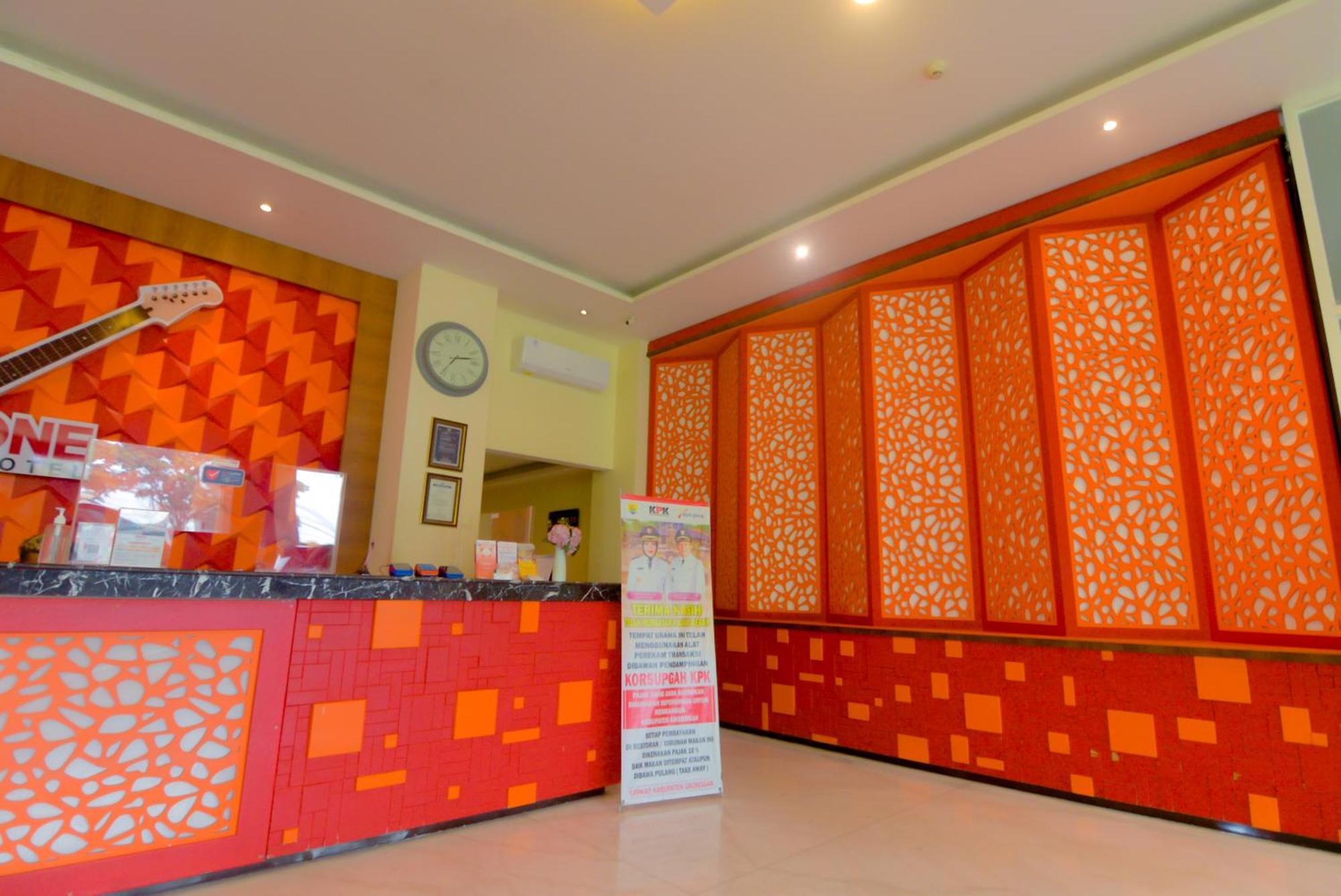 Front One Hotel Purwodadi Purwodadi  Εξωτερικό φωτογραφία