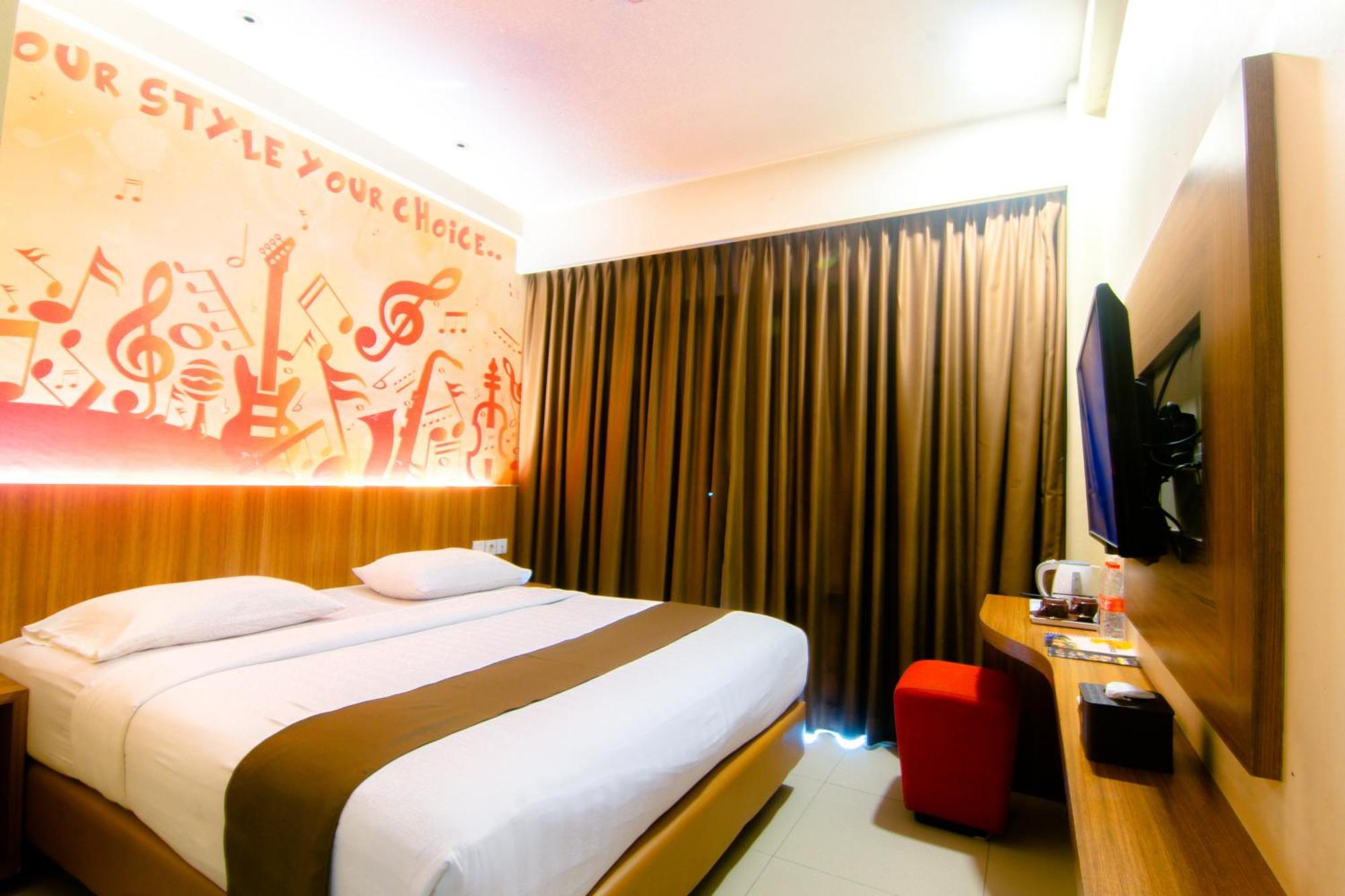 Front One Hotel Purwodadi Purwodadi  Εξωτερικό φωτογραφία