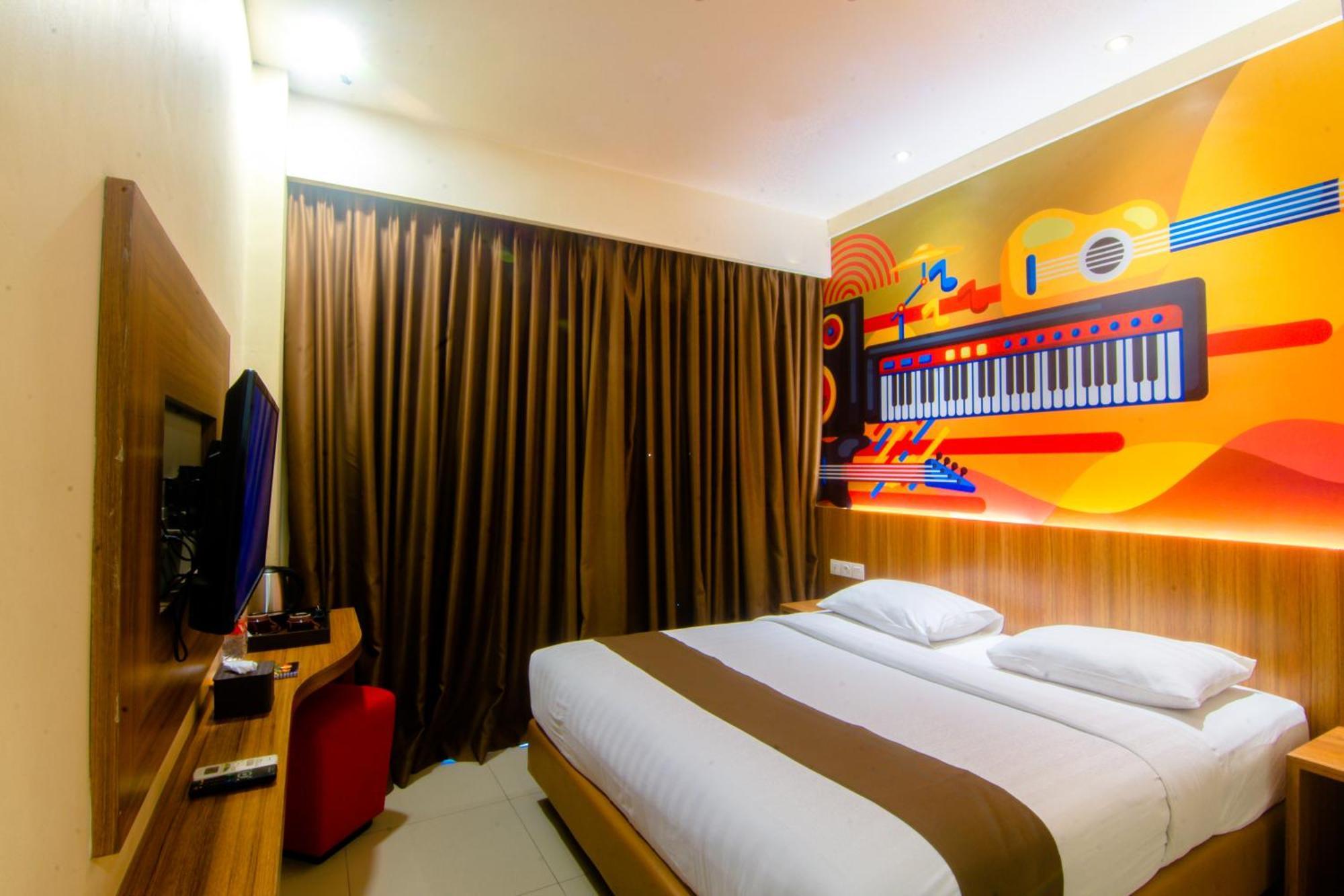 Front One Hotel Purwodadi Purwodadi  Εξωτερικό φωτογραφία