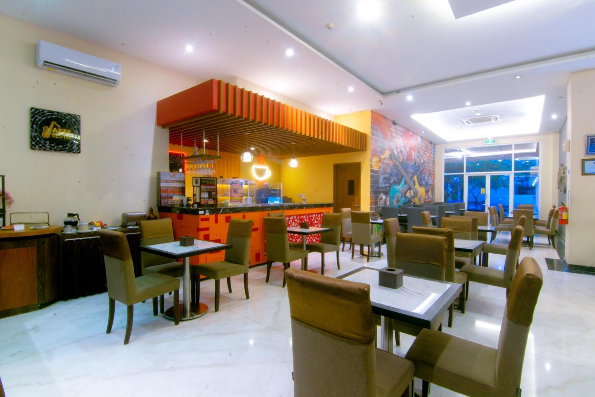 Front One Hotel Purwodadi Purwodadi  Εξωτερικό φωτογραφία