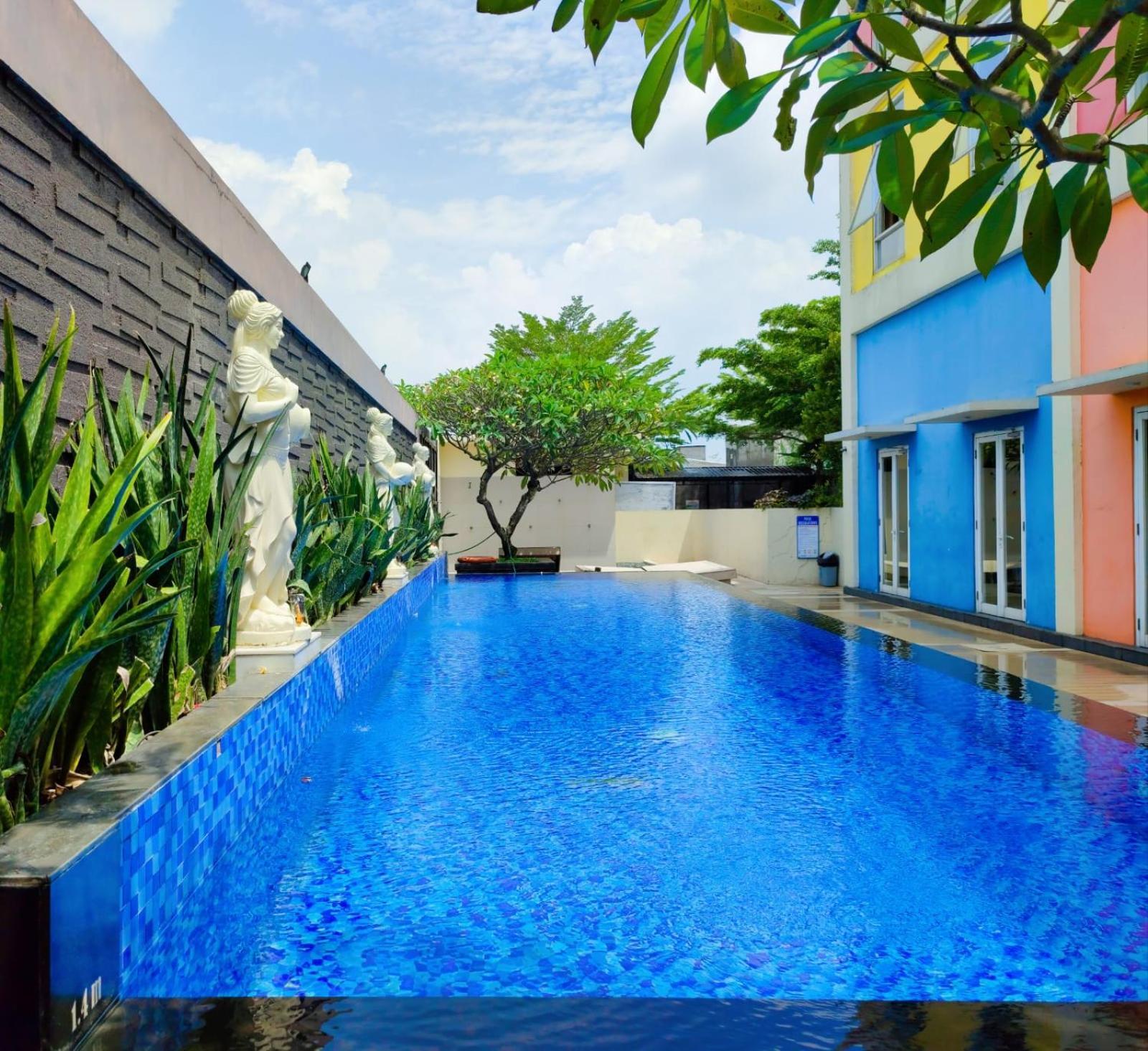 Front One Hotel Purwodadi Purwodadi  Εξωτερικό φωτογραφία